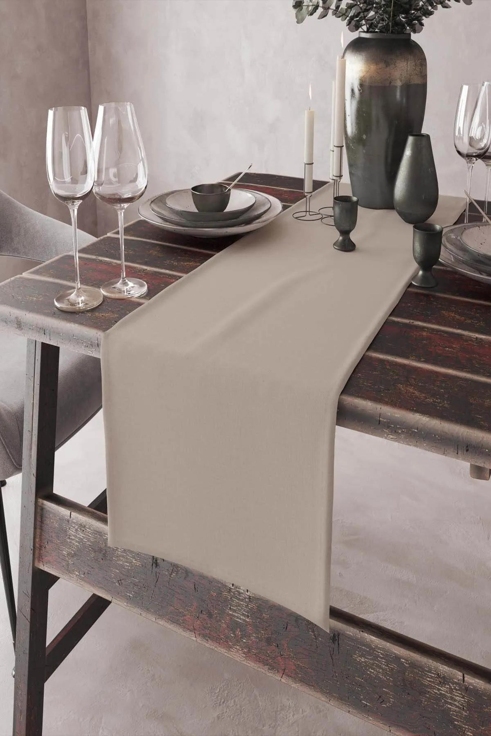 Table Runner